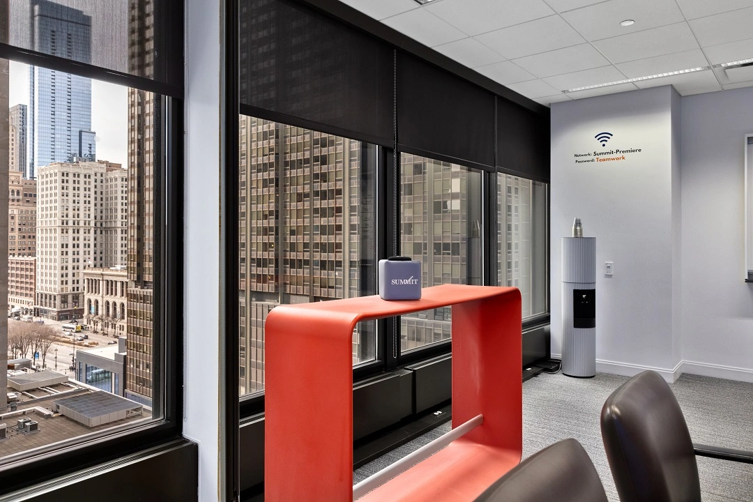 Refillable water station on a Summit Chicago meeting floor